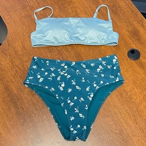 Hollister Swimsuit. NWOT (M) Top (S) Bottoms